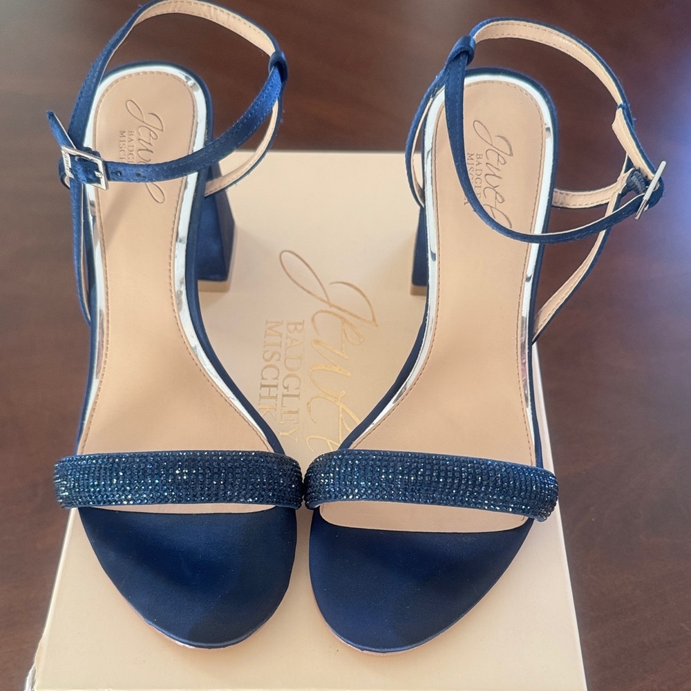 NWOT Jewel Badgley Mischka Midnight Blue Block 3.5'' Heels Sandals.